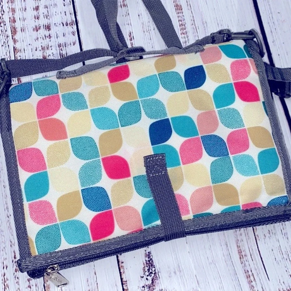 Toolik portable baby diaper changing station case - Picture 11 of 15